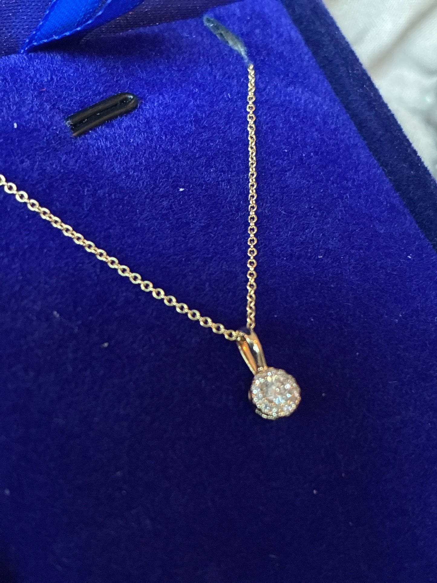 Diamond solitaire in 14K gold