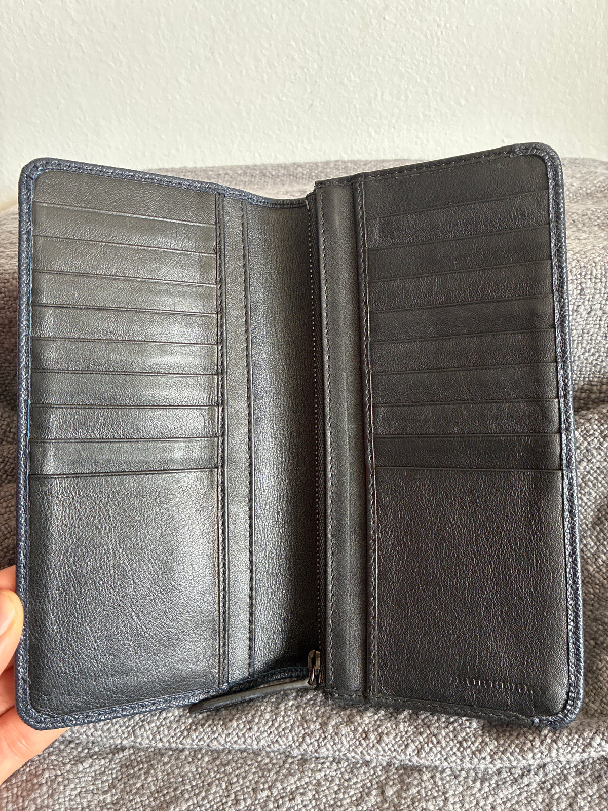 Burberry wallet - LIKE NEW