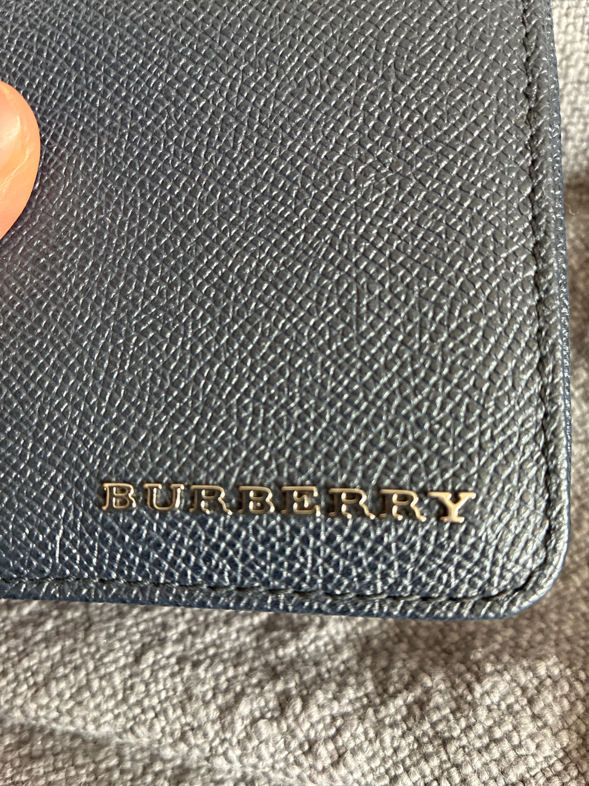 Burberry wallet - LIKE NEW