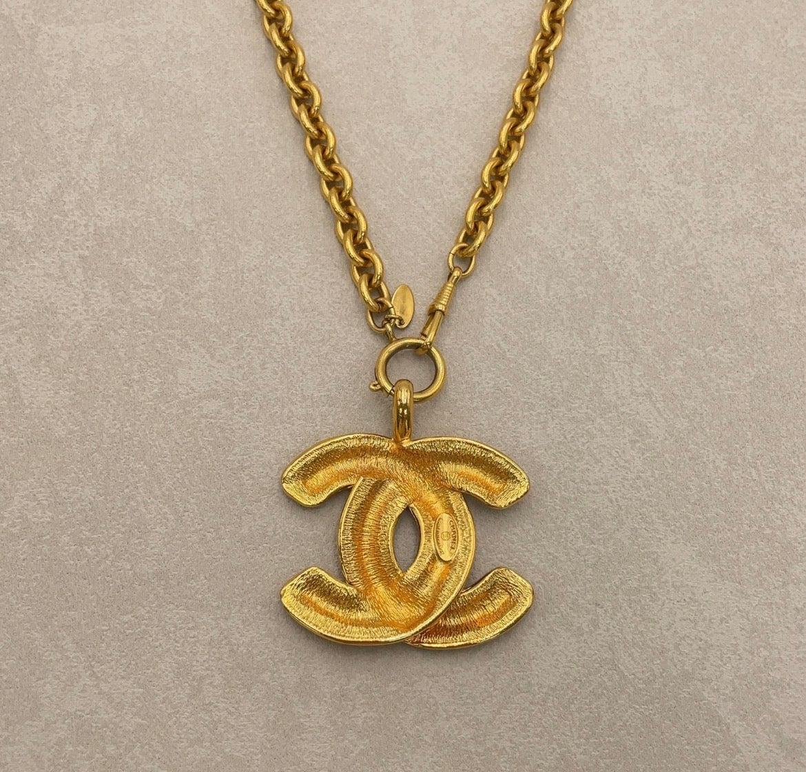 Authentic Vintage Chanel Quilted CC Pendant Necklace 24k Gold Plated Lagerfeld